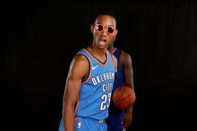 爱德华兹44分森林狼险胜步行者 活塞力克篮网